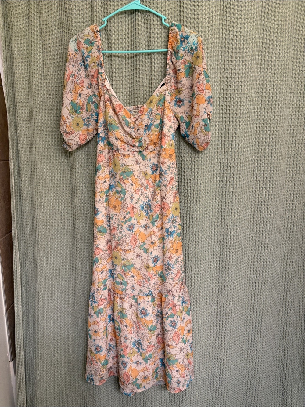 19 Cooper Peach Multi Floral Midi Dress with Puff Sleeves